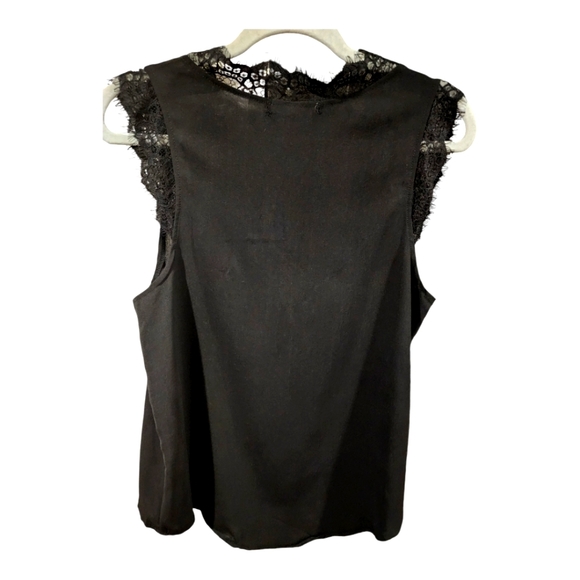Black Solid Sleeveless Button Down Relaxed Top Vest - Picture 4 of 4